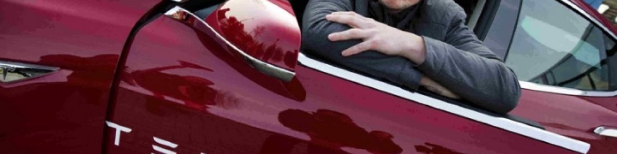 Deveria a Apple ou a Google considerar a compra da Tesla?