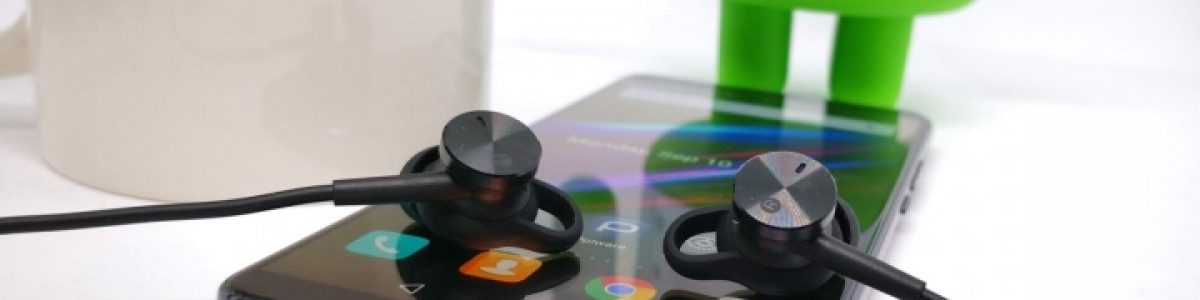 Experimentámos os auriculares que a Huawei oferece na compra do Mate 20 Lite