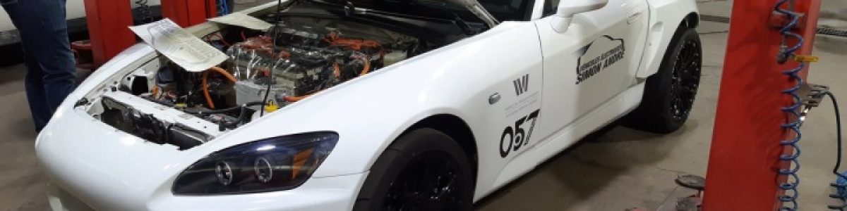 Honda S2000 elétrico, com o motor de um Tesla Model S P100D e duas baterias do Volt