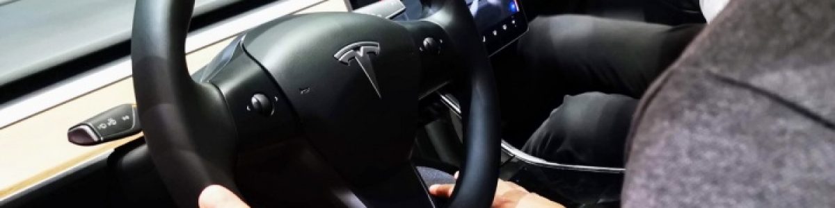 Um hacker já conseguiu por o Ubuntu a correr num Tesla Model 3