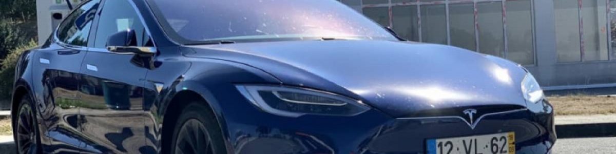 Tesla reage à petição e diz que é “completamente falsa”