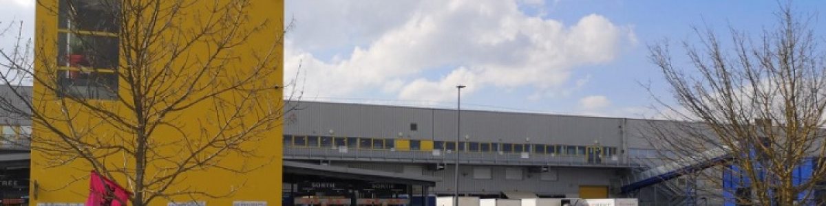 Amazon deixa de aceitar encomendas de bens não essenciais, na Itália e França