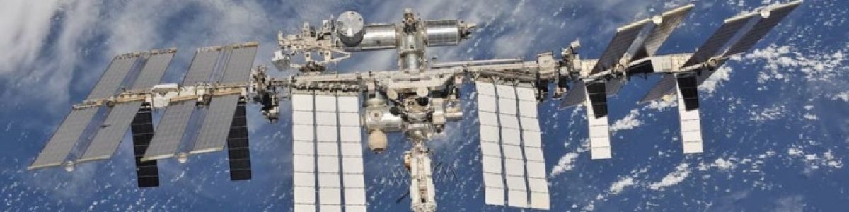 Estação Espacial Internacional ativa manobra de emergência para escapar à colisão com detritos