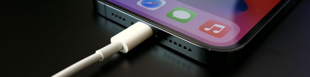 Quase 80% não concorda que os smartphones não tragam carregador na caixa