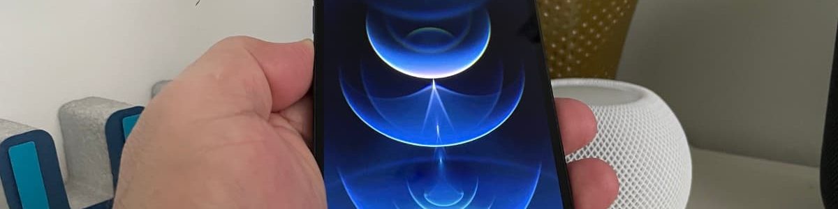 Apple testa no iPhone 13 o Touch ID sob o ecrã e um iPhone dobrável