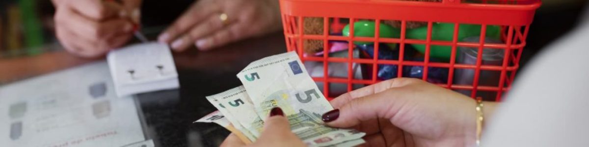 Sabia que fazer donativos em dinheiro tem benefícios fiscais?