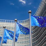 UE multa X em 140 milhões de dólares