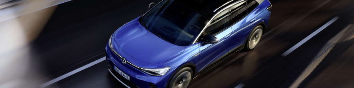 Criança morre atropelada por um carro elétrico que “acelerou rapidamente sozinho”