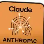 Tela de smartphone exibindo o chatbot Anthropic sem anúncios, com fundo laranja e o nome "Claude" destacado.