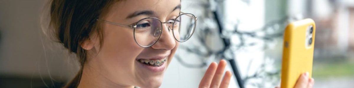 Maioria concorda com a proibição do acesso livre às redes sociais por menores de 16 anos