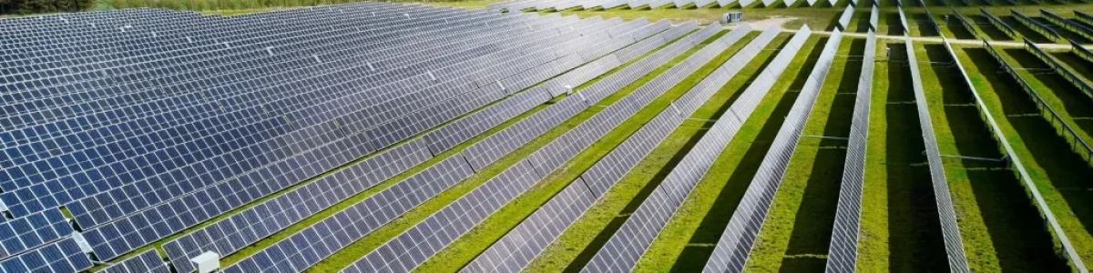 Europa poupou 136 milhões de euros por dia graças à energia solar