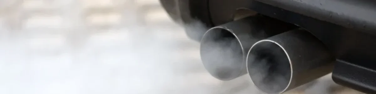 Publicidade proibida aos automóveis com motor térmico no espaço público? Sim, já começou